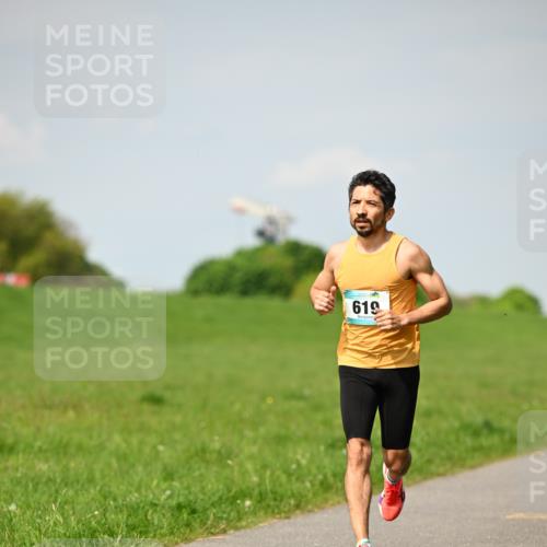 10.05.2026 - 8. Wedeler Halbmarathon Dr. Thomas Lammeyer http://msf.ph/oto/9691333 10.05.2026 11:12:46 Laufen 619 meine-sportfotos.de