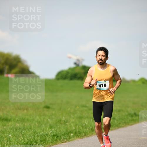 10.05.2026 - 8. Wedeler Halbmarathon Dr. Thomas Lammeyer http://msf.ph/oto/9691335 10.05.2026 11:12:46 Laufen 619 meine-sportfotos.de