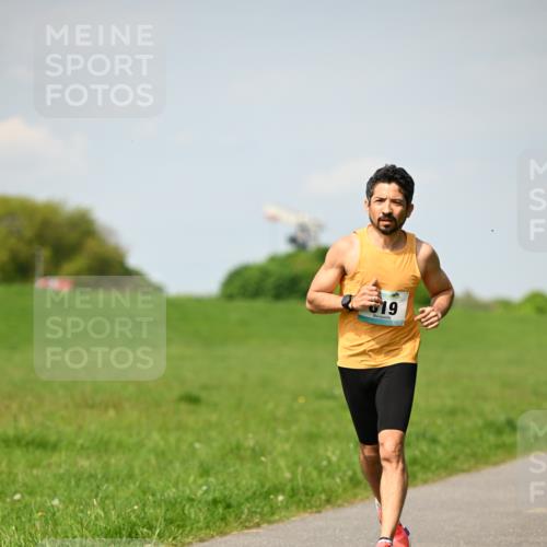 10.05.2026 - 8. Wedeler Halbmarathon Dr. Thomas Lammeyer http://msf.ph/oto/9691337 10.05.2026 11:12:46 Laufen  meine-sportfotos.de