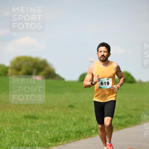 10.05.2026 - 8. Wedeler Halbmarathon Dr. Thomas Lammeyer http://msf.ph/oto/9691347 10.05.2026 11:12:46 Laufen 619 meine-sportfotos.de