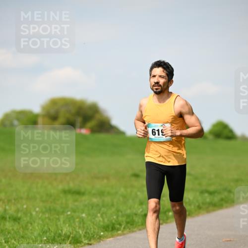 10.05.2026 - 8. Wedeler Halbmarathon Dr. Thomas Lammeyer http://msf.ph/oto/9691354 10.05.2026 11:12:47 Laufen 619 meine-sportfotos.de