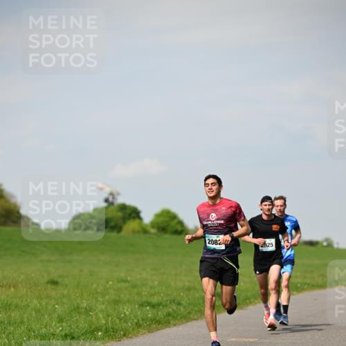 10.05.2026 - 8. Wedeler Halbmarathon Dr. Thomas Lammeyer http://msf.ph/oto/9691375 10.05.2026 11:13:08 Laufen 2082, 025 meine-sportfotos.de