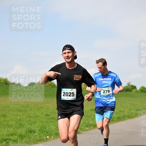 10.05.2026 - 8. Wedeler Halbmarathon Dr. Thomas Lammeyer http://msf.ph/oto/9691434 10.05.2026 11:13:12 Laufen 2025, 119, 2023, 279 meine-sportfotos.de