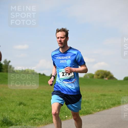 10.05.2026 - 8. Wedeler Halbmarathon Dr. Thomas Lammeyer http://msf.ph/oto/9691441 10.05.2026 11:13:13 Laufen 2023, 275 meine-sportfotos.de