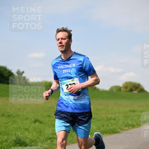 10.05.2026 - 8. Wedeler Halbmarathon Dr. Thomas Lammeyer http://msf.ph/oto/9691447 10.05.2026 11:13:13 Laufen 2023 meine-sportfotos.de