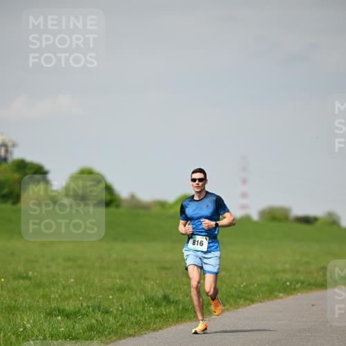 10.05.2026 - 8. Wedeler Halbmarathon Dr. Thomas Lammeyer http://msf.ph/oto/9691588 10.05.2026 11:13:48 Laufen 816 meine-sportfotos.de