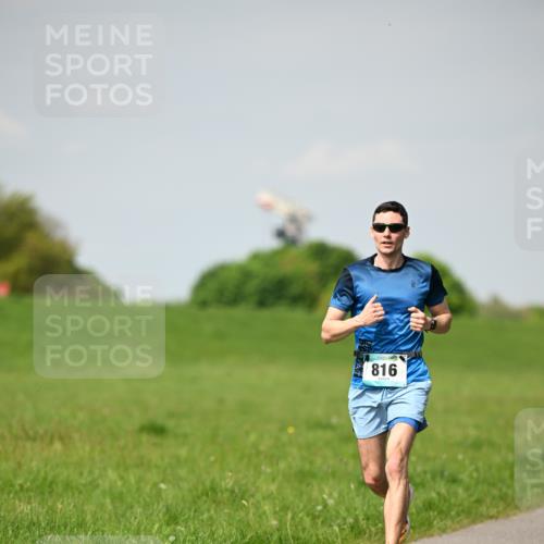 10.05.2026 - 8. Wedeler Halbmarathon Dr. Thomas Lammeyer http://msf.ph/oto/9691627 10.05.2026 11:13:51 Laufen 816 meine-sportfotos.de