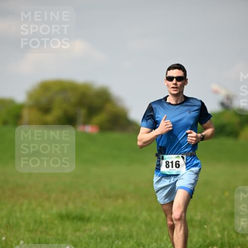 10.05.2026 - 8. Wedeler Halbmarathon Dr. Thomas Lammeyer http://msf.ph/oto/9691645 10.05.2026 11:13:52 Laufen 816 meine-sportfotos.de
