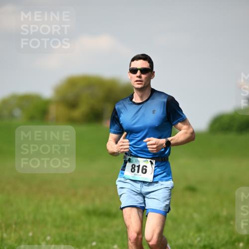 10.05.2026 - 8. Wedeler Halbmarathon Dr. Thomas Lammeyer http://msf.ph/oto/9691657 10.05.2026 11:13:52 Laufen 816 meine-sportfotos.de