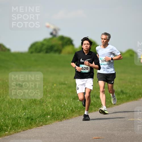 10.05.2026 - 8. Wedeler Halbmarathon Dr. Thomas Lammeyer http://msf.ph/oto/9691694 10.05.2026 11:14:06 Laufen 520, 339 meine-sportfotos.de