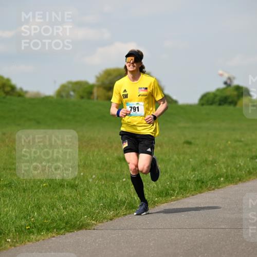 10.05.2026 - 8. Wedeler Halbmarathon Dr. Thomas Lammeyer http://msf.ph/oto/9691735 10.05.2026 11:14:11 Laufen 791 meine-sportfotos.de