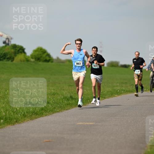 10.05.2026 - 8. Wedeler Halbmarathon Dr. Thomas Lammeyer http://msf.ph/oto/9691743 10.05.2026 11:14:13 Laufen 863, 837, 2236, 2190 meine-sportfotos.de