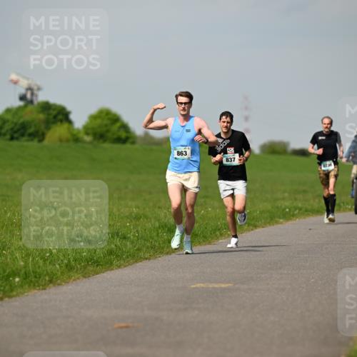 10.05.2026 - 8. Wedeler Halbmarathon Dr. Thomas Lammeyer http://msf.ph/oto/9691745 10.05.2026 11:14:14 Laufen 863, 837, 2236, 2196 meine-sportfotos.de