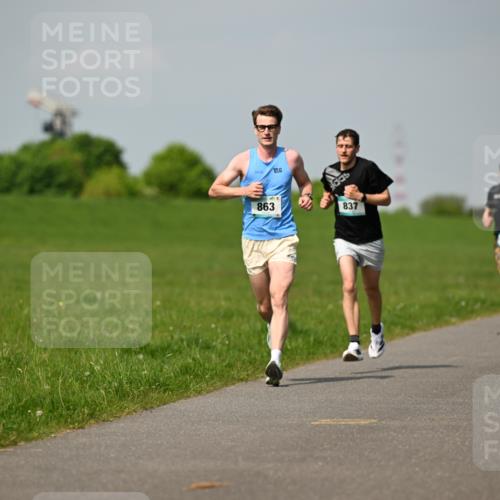 10.05.2026 - 8. Wedeler Halbmarathon Dr. Thomas Lammeyer http://msf.ph/oto/9691749 10.05.2026 11:14:14 Laufen 863, 837 meine-sportfotos.de