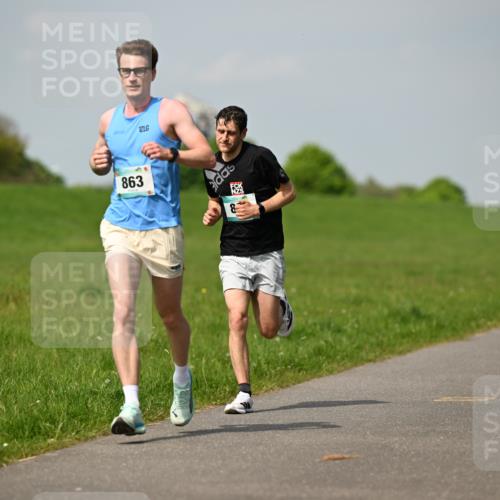 10.05.2026 - 8. Wedeler Halbmarathon Dr. Thomas Lammeyer http://msf.ph/oto/9691765 10.05.2026 11:14:16 Laufen 863, 2236 meine-sportfotos.de