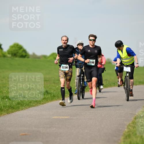 10.05.2026 - 8. Wedeler Halbmarathon Dr. Thomas Lammeyer http://msf.ph/oto/9691773 10.05.2026 11:14:18 Laufen 2236, 2198 meine-sportfotos.de