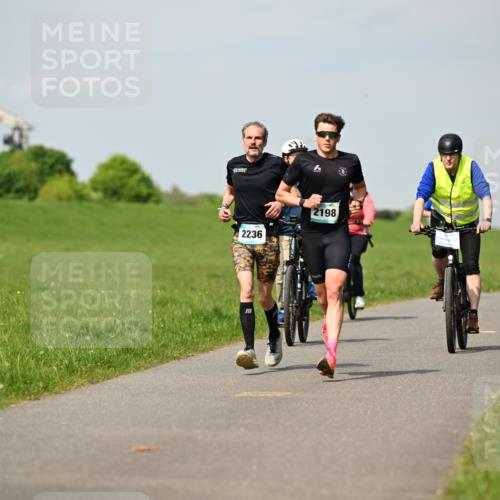 10.05.2026 - 8. Wedeler Halbmarathon Dr. Thomas Lammeyer http://msf.ph/oto/9691777 10.05.2026 11:14:19 Laufen 2236, 2198 meine-sportfotos.de