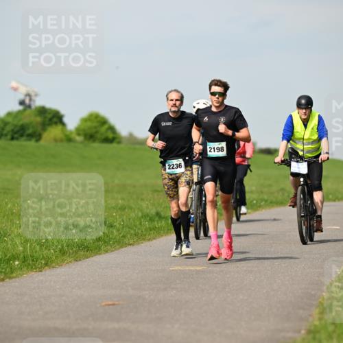 10.05.2026 - 8. Wedeler Halbmarathon Dr. Thomas Lammeyer http://msf.ph/oto/9691779 10.05.2026 11:14:19 Laufen 2236, 2198 meine-sportfotos.de