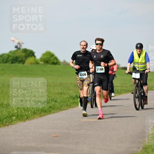 10.05.2026 - 8. Wedeler Halbmarathon Dr. Thomas Lammeyer http://msf.ph/oto/9691780 10.05.2026 11:14:19 Laufen 2198, 2236 meine-sportfotos.de