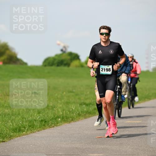 10.05.2026 - 8. Wedeler Halbmarathon Dr. Thomas Lammeyer http://msf.ph/oto/9691789 10.05.2026 11:14:20 Laufen 111, 2198 meine-sportfotos.de
