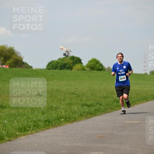 10.05.2026 - 8. Wedeler Halbmarathon Dr. Thomas Lammeyer http://msf.ph/oto/9691804 10.05.2026 11:14:26 Laufen 2241 meine-sportfotos.de