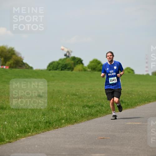 10.05.2026 - 8. Wedeler Halbmarathon Dr. Thomas Lammeyer http://msf.ph/oto/9691809 10.05.2026 11:14:27 Laufen 2241 meine-sportfotos.de