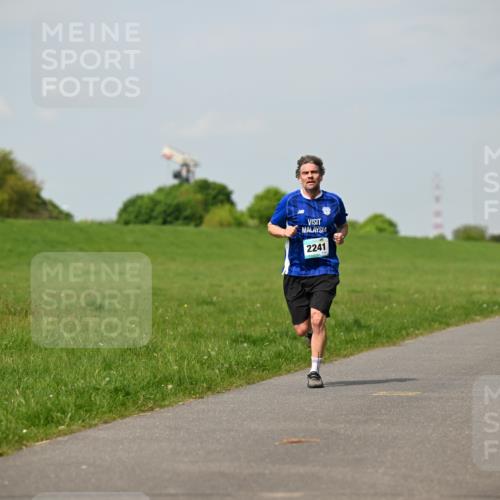 10.05.2026 - 8. Wedeler Halbmarathon Dr. Thomas Lammeyer http://msf.ph/oto/9691811 10.05.2026 11:14:27 Laufen 2241 meine-sportfotos.de