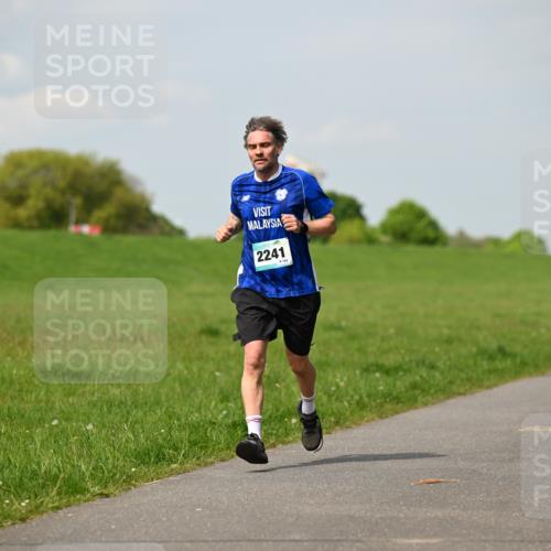 10.05.2026 - 8. Wedeler Halbmarathon Dr. Thomas Lammeyer http://msf.ph/oto/9691823 10.05.2026 11:14:28 Laufen 2241, 182 meine-sportfotos.de