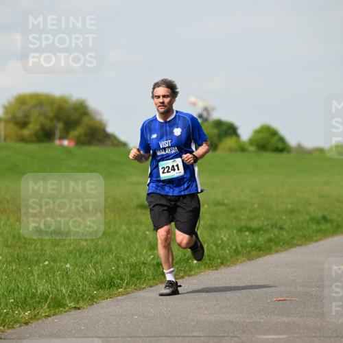 10.05.2026 - 8. Wedeler Halbmarathon Dr. Thomas Lammeyer http://msf.ph/oto/9691824 10.05.2026 11:14:29 Laufen 2241, 182 meine-sportfotos.de