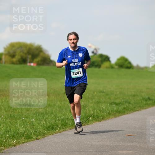 10.05.2026 - 8. Wedeler Halbmarathon Dr. Thomas Lammeyer http://msf.ph/oto/9691825 10.05.2026 11:14:29 Laufen 2241, 182 meine-sportfotos.de