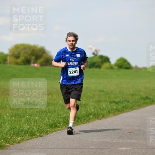 10.05.2026 - 8. Wedeler Halbmarathon Dr. Thomas Lammeyer http://msf.ph/oto/9691827 10.05.2026 11:14:29 Laufen 2241, 182 meine-sportfotos.de