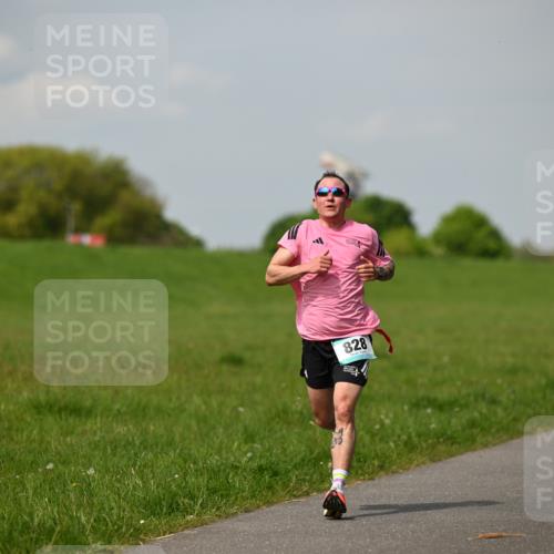 10.05.2026 - 8. Wedeler Halbmarathon Dr. Thomas Lammeyer http://msf.ph/oto/9691879 10.05.2026 11:14:35 Laufen 828 meine-sportfotos.de