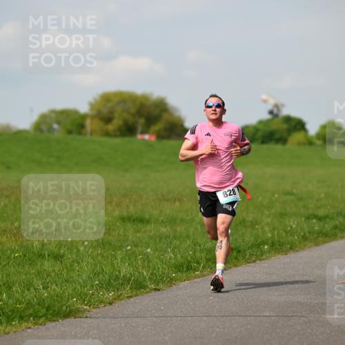 10.05.2026 - 8. Wedeler Halbmarathon Dr. Thomas Lammeyer http://msf.ph/oto/9691889 10.05.2026 11:14:36 Laufen 828, 2040 meine-sportfotos.de