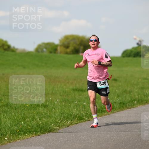 10.05.2026 - 8. Wedeler Halbmarathon Dr. Thomas Lammeyer http://msf.ph/oto/9691897 10.05.2026 11:14:37 Laufen 828 meine-sportfotos.de
