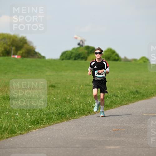 10.05.2026 - 8. Wedeler Halbmarathon Dr. Thomas Lammeyer http://msf.ph/oto/9691921 10.05.2026 11:14:38 Laufen 2080 meine-sportfotos.de