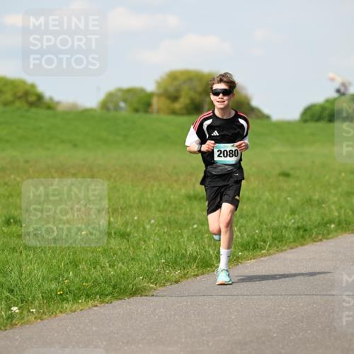 10.05.2026 - 8. Wedeler Halbmarathon Dr. Thomas Lammeyer http://msf.ph/oto/9691961 10.05.2026 11:14:40 Laufen 2080 meine-sportfotos.de