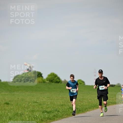 10.05.2026 - 8. Wedeler Halbmarathon Dr. Thomas Lammeyer http://msf.ph/oto/9691992 10.05.2026 11:14:50 Laufen 551, 144 meine-sportfotos.de