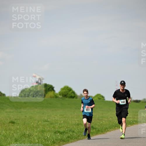 10.05.2026 - 8. Wedeler Halbmarathon Dr. Thomas Lammeyer http://msf.ph/oto/9691999 10.05.2026 11:14:51 Laufen 551, 144 meine-sportfotos.de