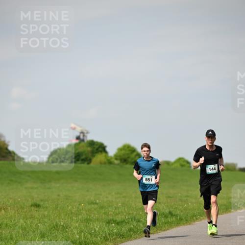 10.05.2026 - 8. Wedeler Halbmarathon Dr. Thomas Lammeyer http://msf.ph/oto/9692008 10.05.2026 11:14:51 Laufen 144, 551 meine-sportfotos.de