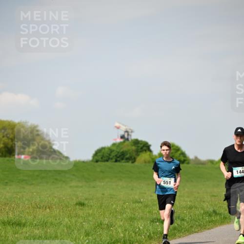 10.05.2026 - 8. Wedeler Halbmarathon Dr. Thomas Lammeyer http://msf.ph/oto/9692025 10.05.2026 11:14:52 Laufen 144, 551 meine-sportfotos.de