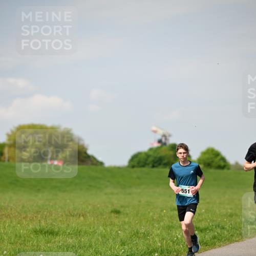 10.05.2026 - 8. Wedeler Halbmarathon Dr. Thomas Lammeyer http://msf.ph/oto/9692035 10.05.2026 11:14:53 Laufen 551 meine-sportfotos.de