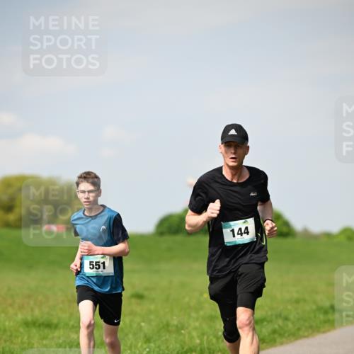 10.05.2026 - 8. Wedeler Halbmarathon Dr. Thomas Lammeyer http://msf.ph/oto/9692052 10.05.2026 11:14:55 Laufen 551, 144 meine-sportfotos.de