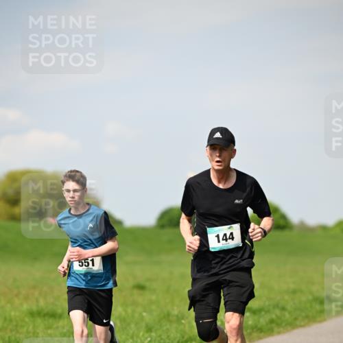 10.05.2026 - 8. Wedeler Halbmarathon Dr. Thomas Lammeyer http://msf.ph/oto/9692054 10.05.2026 11:14:55 Laufen 144, 551 meine-sportfotos.de