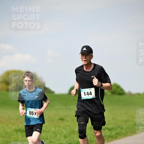 10.05.2026 - 8. Wedeler Halbmarathon Dr. Thomas Lammeyer http://msf.ph/oto/9692056 10.05.2026 11:14:55 Laufen 551, 144 meine-sportfotos.de