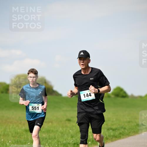 10.05.2026 - 8. Wedeler Halbmarathon Dr. Thomas Lammeyer http://msf.ph/oto/9692057 10.05.2026 11:14:55 Laufen 551, 144 meine-sportfotos.de