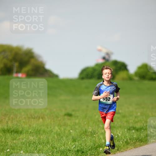 10.05.2026 - 8. Wedeler Halbmarathon Dr. Thomas Lammeyer http://msf.ph/oto/9692109 10.05.2026 11:15:01 Laufen 552 meine-sportfotos.de
