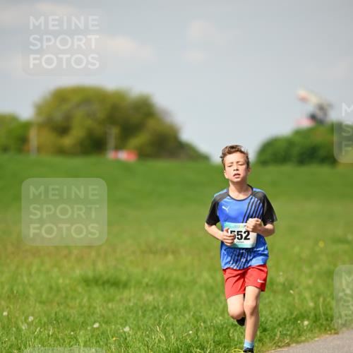 10.05.2026 - 8. Wedeler Halbmarathon Dr. Thomas Lammeyer http://msf.ph/oto/9692123 10.05.2026 11:15:02 Laufen 552 meine-sportfotos.de