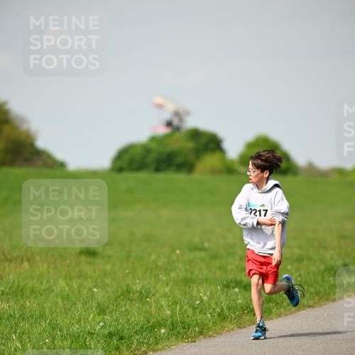 10.05.2026 - 8. Wedeler Halbmarathon Dr. Thomas Lammeyer http://msf.ph/oto/9692158 10.05.2026 11:15:10 Laufen 2217 meine-sportfotos.de
