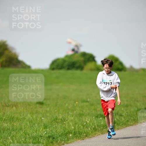 10.05.2026 - 8. Wedeler Halbmarathon Dr. Thomas Lammeyer http://msf.ph/oto/9692161 10.05.2026 11:15:10 Laufen 2217 meine-sportfotos.de