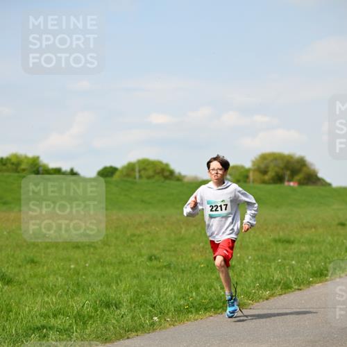 10.05.2026 - 8. Wedeler Halbmarathon Dr. Thomas Lammeyer http://msf.ph/oto/9692216 10.05.2026 11:15:14 Laufen 2217 meine-sportfotos.de